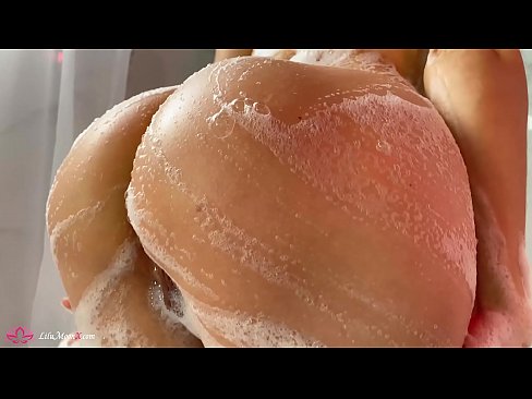 ❤️ Brunette شاور میں شدید orgasm کے لئے وائبریٹر کے ساتھ بلی میں مشت زنی کرتی ہے۔ ❤❌ مقعد فحش  ❌️